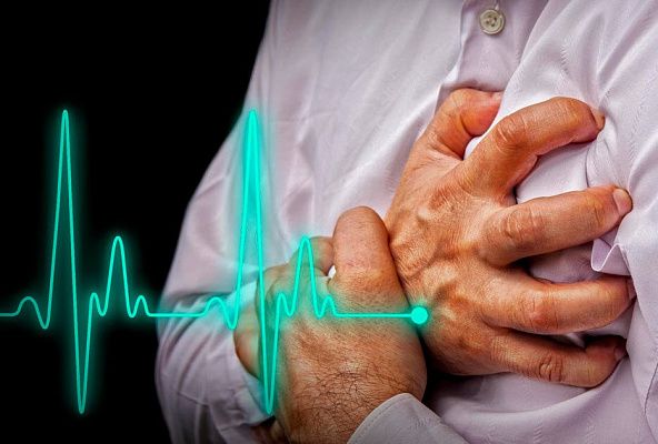 Почему болит левая лопатка на спине при вдохе