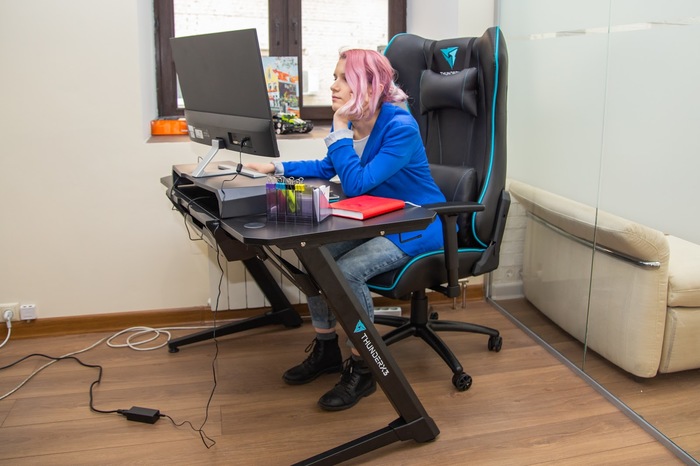 7 ïðîñòûõ ïðàâèë, êàê ìåíüøå óñòàâàòü çà ðàáî÷èì (èëè èãðîâûì) ñòîëîì Äëèííîïîñò