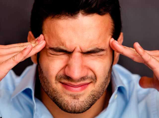 bolit golova v oblasti lba