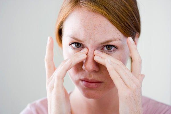 болит голова и температура 37