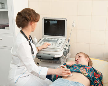 Почему болит левая лопатка на спине при вдохе